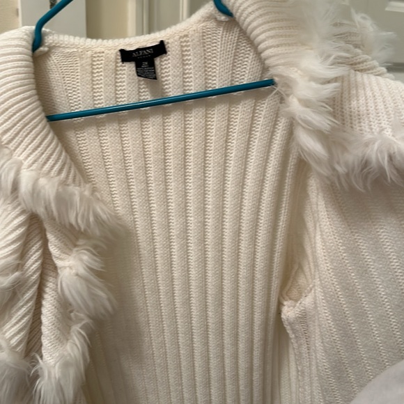 Alfani ivory sweater with faux fur trim, size 2X - Picture 9 of 11